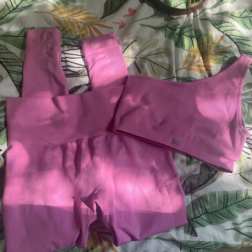 SET Active Vibrant Pink Ribbed Set